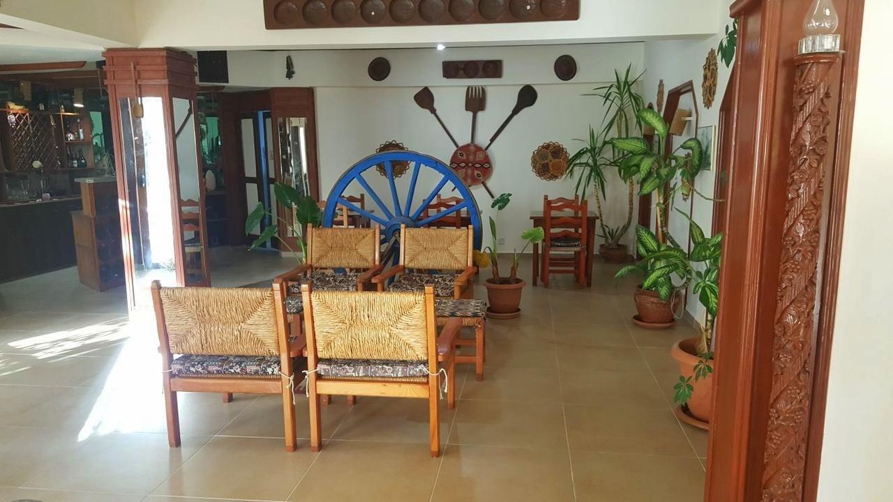 Topset Seafront Resort Karmi Ngoại thất bức ảnh